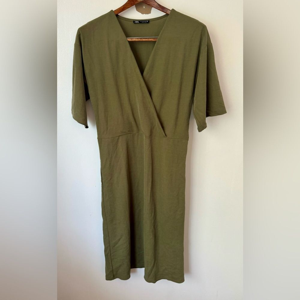 ZARA Women’s Flowing Midi Army Green Dress Short Sleeve Size Small Minimalist